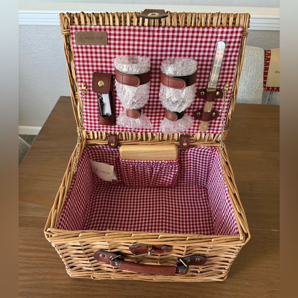 Picnic Time Picnic Basket- brand new!